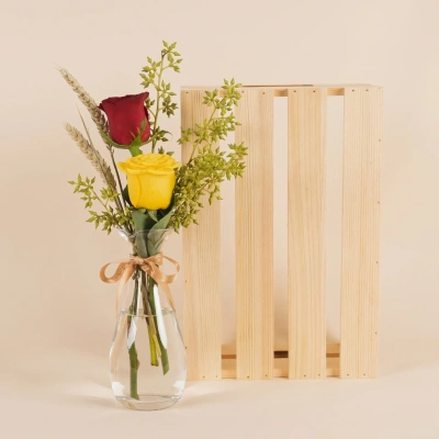 Elegant Coloured Roses in a Glass Vase - Perfect Gift for Any Occasion