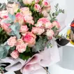 Exquisite Pink Rose Bouquet with Decadent Choco Berry Cake