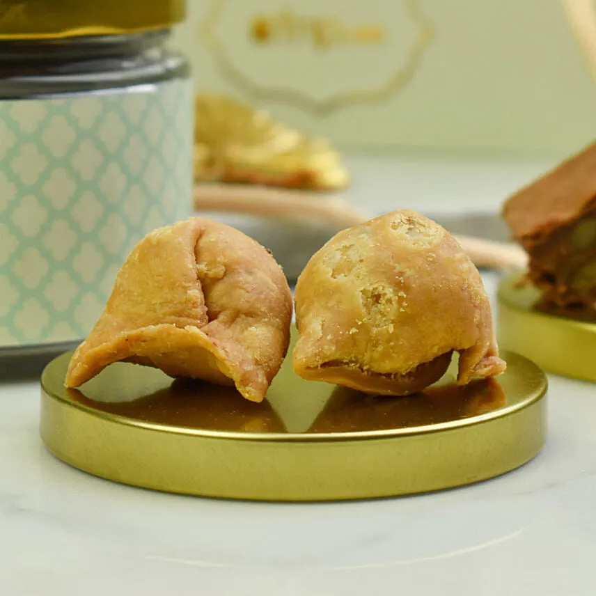 Sweet and Savoury Diwali Premium Box