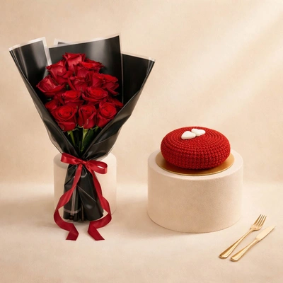 Love Expression Red Rose Bouquet n Red Cake