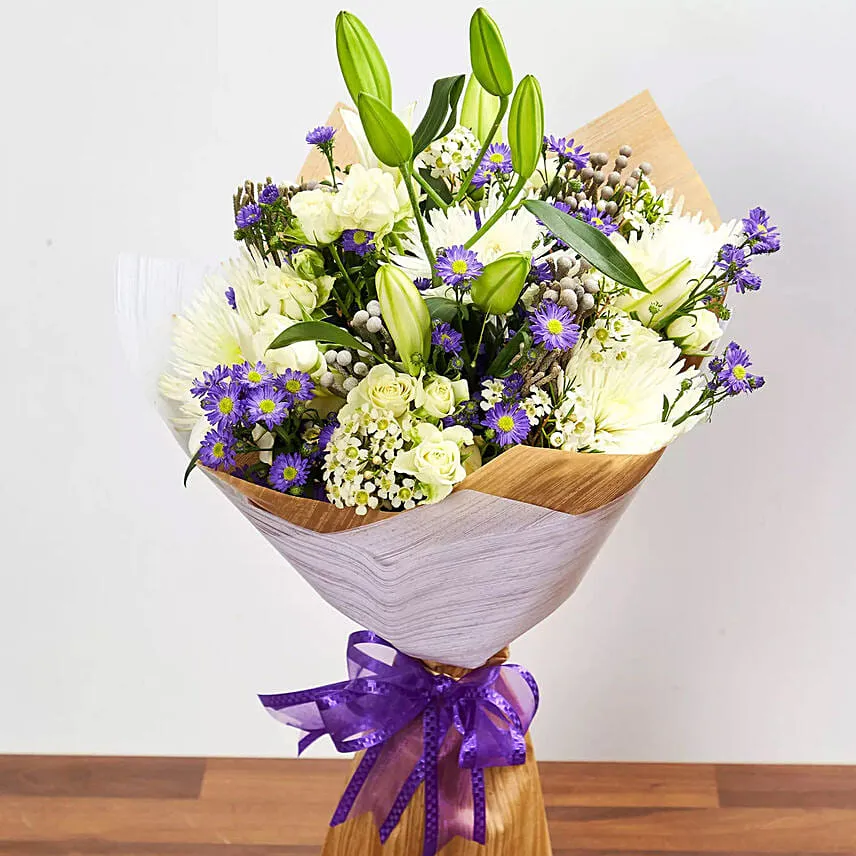 Mesmerizing Flowers Bunch & Ferrero Rocher