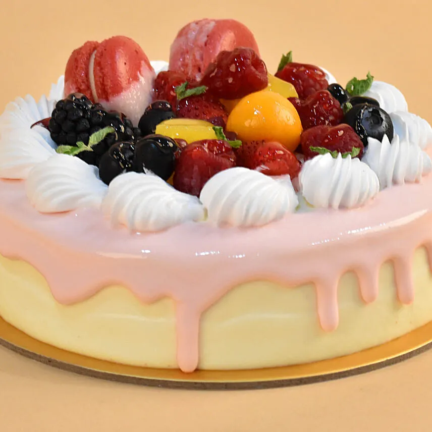 Yummy Fresh Fruits Vanilla Cake