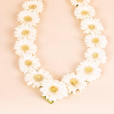 Elegant White Gerbera Flower Garland with Ribbons